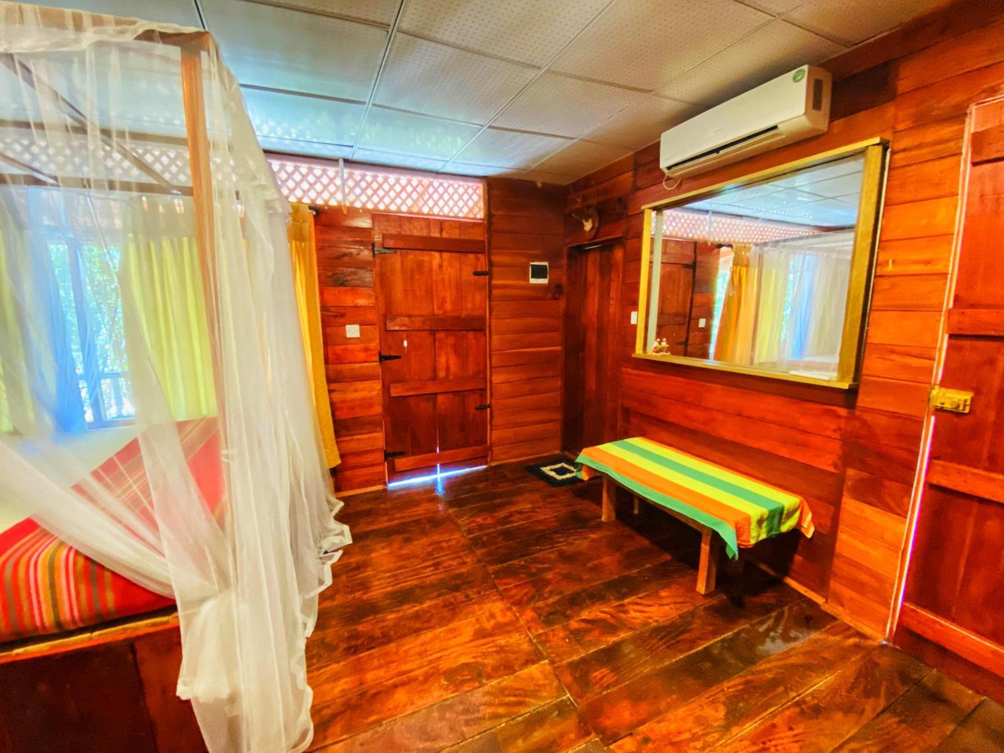 Little Pumpkin Cabanas Tangalle Rum bild